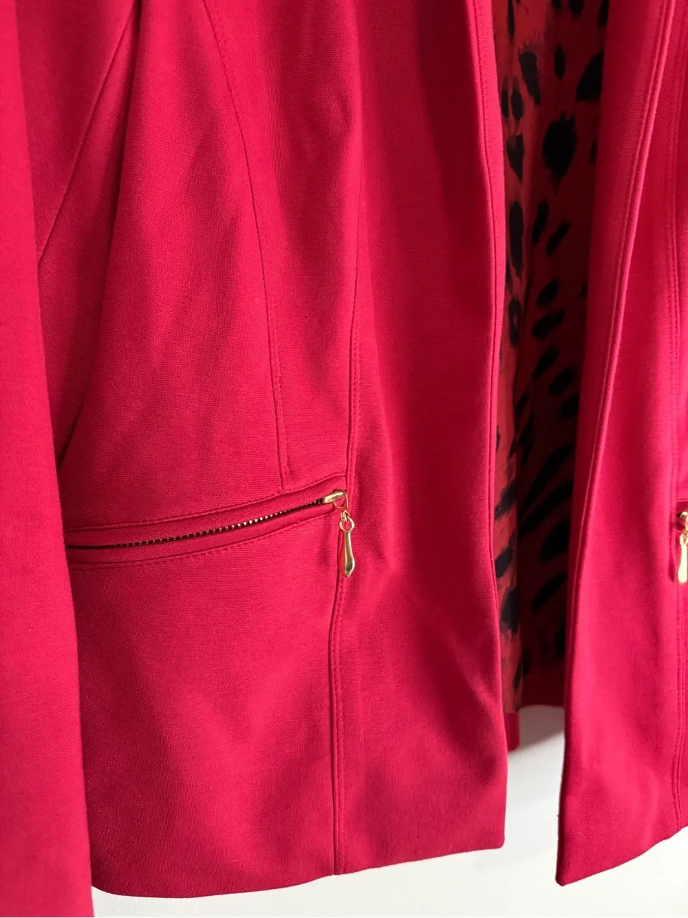Chico's Red Open-Front Ponte fold accents  Blazer in size Small (0)